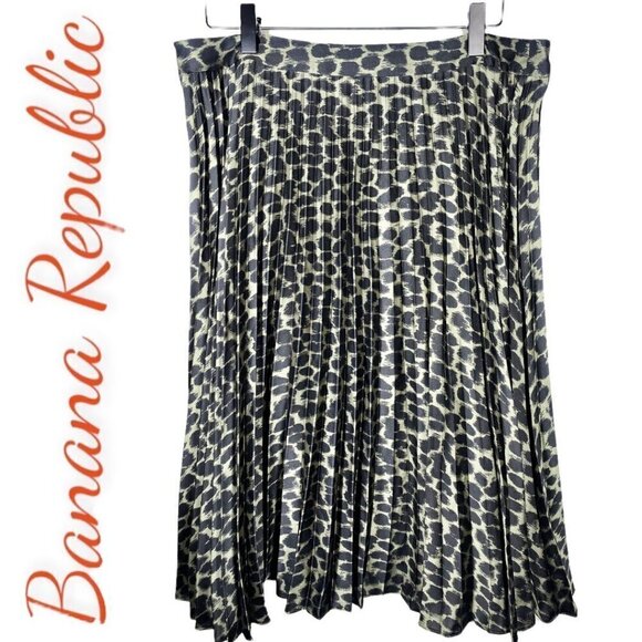 BANANA REPUBLIC Satin Pleated Cheetah Animal Print Midi Skirt, Size 12P - Picture 4 of 9